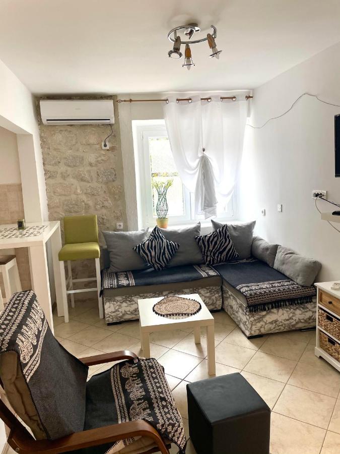 Cozy Little House Kotor Apartment Exterior photo